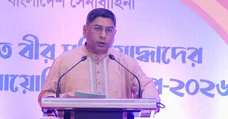 দেশ ও জাতি এ সরকারের হাত ধরে গণতান্ত্রিক পথে এগিয়ে যাবে: সেনাপ্রধান